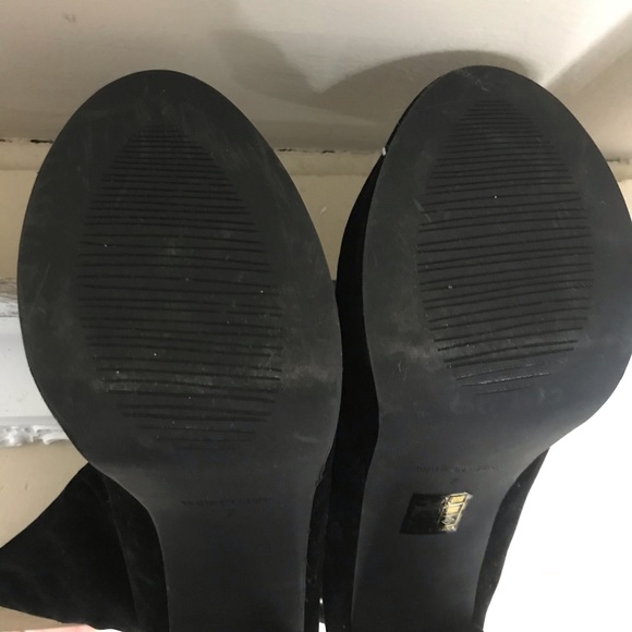 BooHoo Platform Velvet Dragon Embroidered Booties - Picture 15 of 15